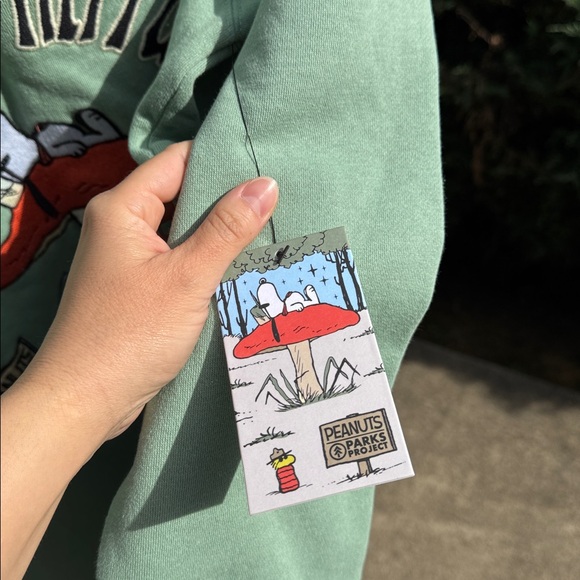 😍 PARKS PROJECT X PEANUTS SNOOPY FLEECE CREW TOP - Picture 14 of 16